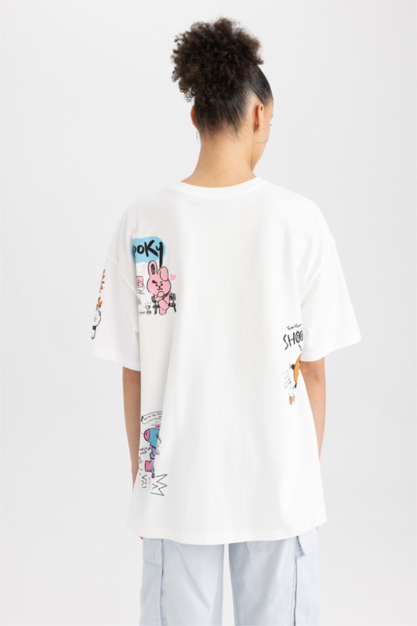 Kadın Kırık Beyaz Oversıze Kısa Kollu Tişört