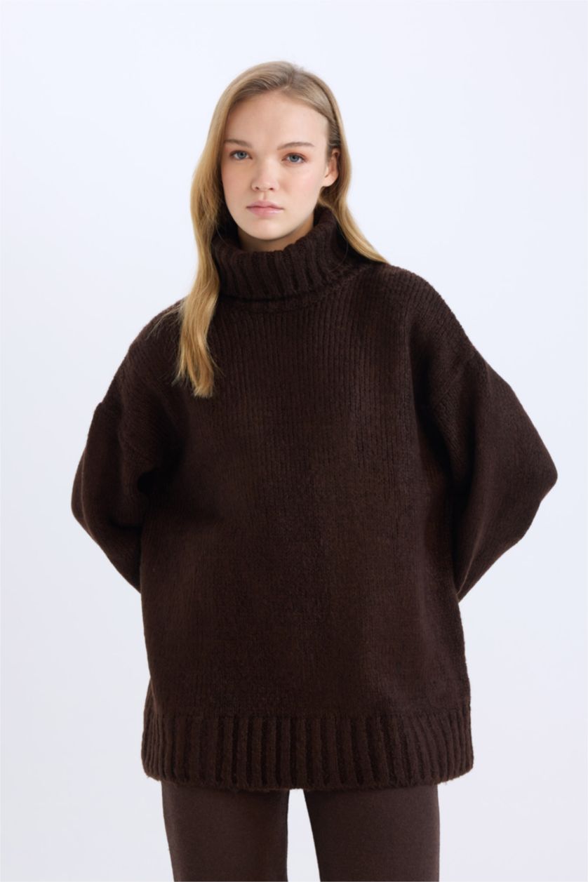 Kadın Kahve Oversize Geniş Kalıp Balıkçı Yaka Basic Düz Triko Kazak Tunik