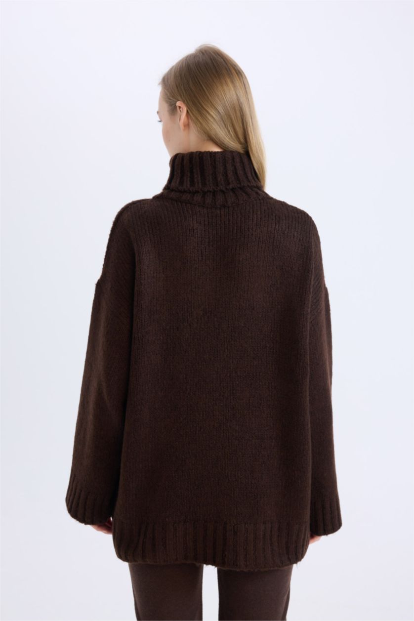 Kadın Kahve Oversize Geniş Kalıp Balıkçı Yaka Basic Düz Triko Kazak Tunik