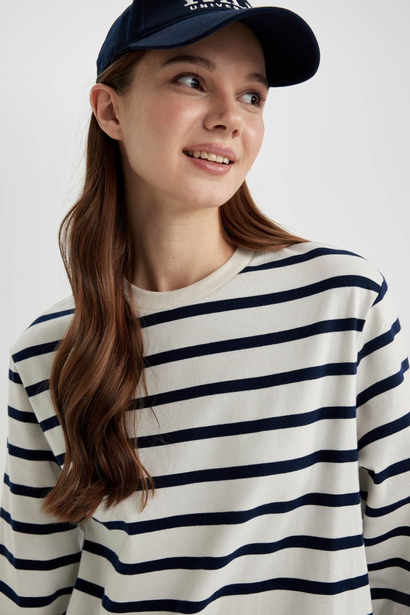 Kadın Lacivert 	Regular Fit Bisiklet Yaka Çizgili Uzun Kollu Tişört Tunik