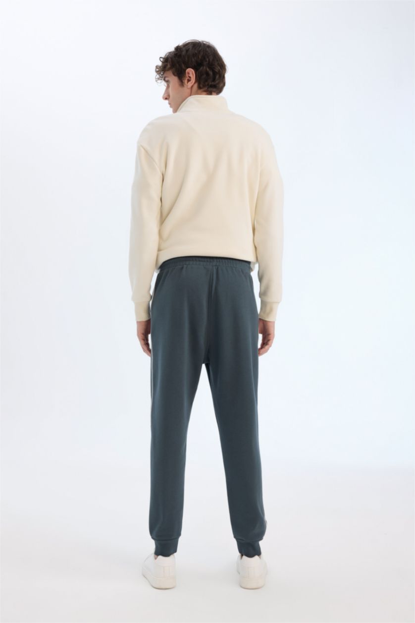 Erkek Koyu Yeşil Regular Fit Beli Bağcıklı Lastikli Paça Cepli Basic Düz Kalın Jogger Eşofman Altı