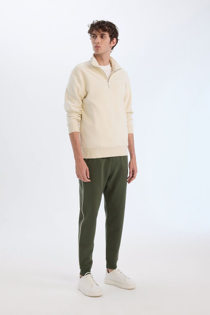 Man Khaki Regular Fit Rib Hem Thick Sweatshirt Fabric Trousers