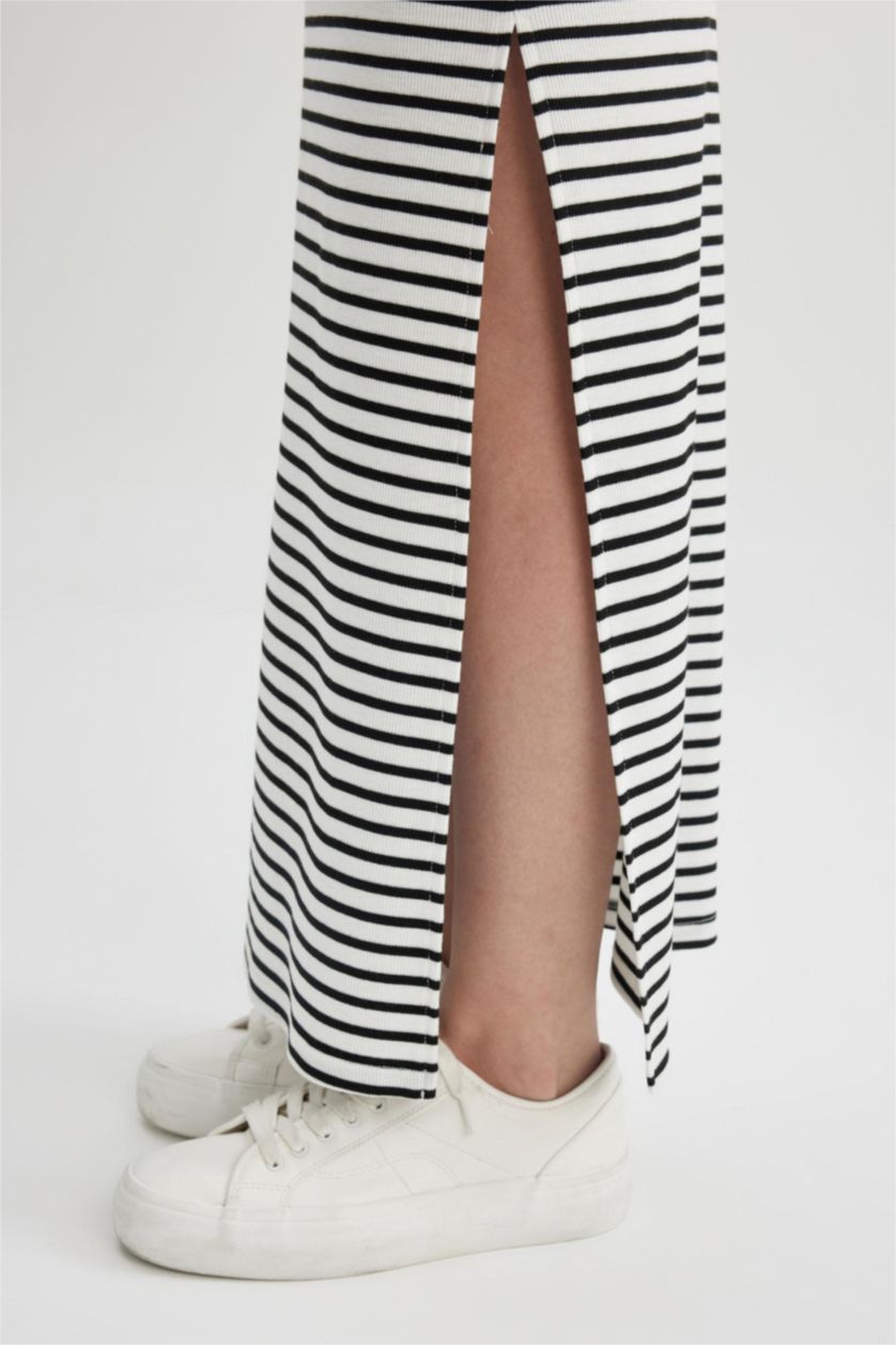 حريمي اوف وايت جيبة طويلة مخطط مضلع