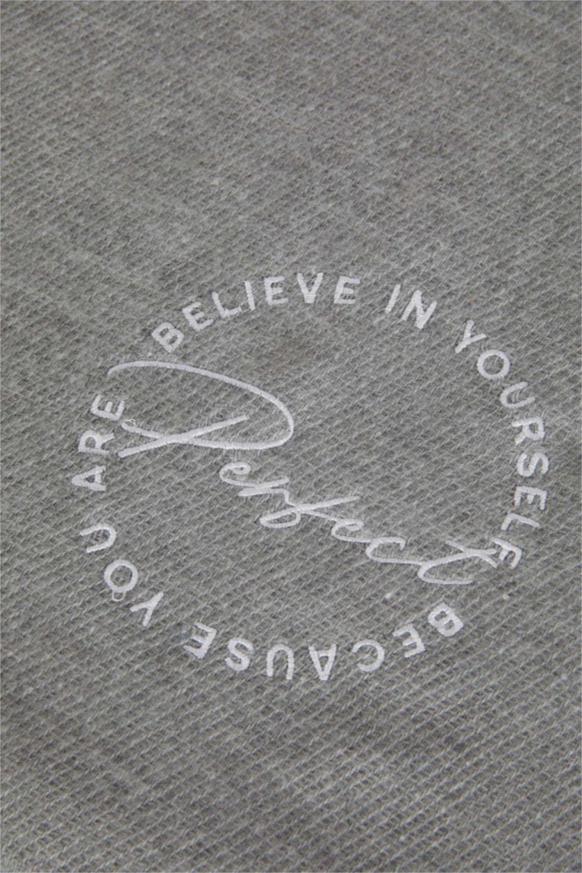 حريمي رمادي سكارف حريمي