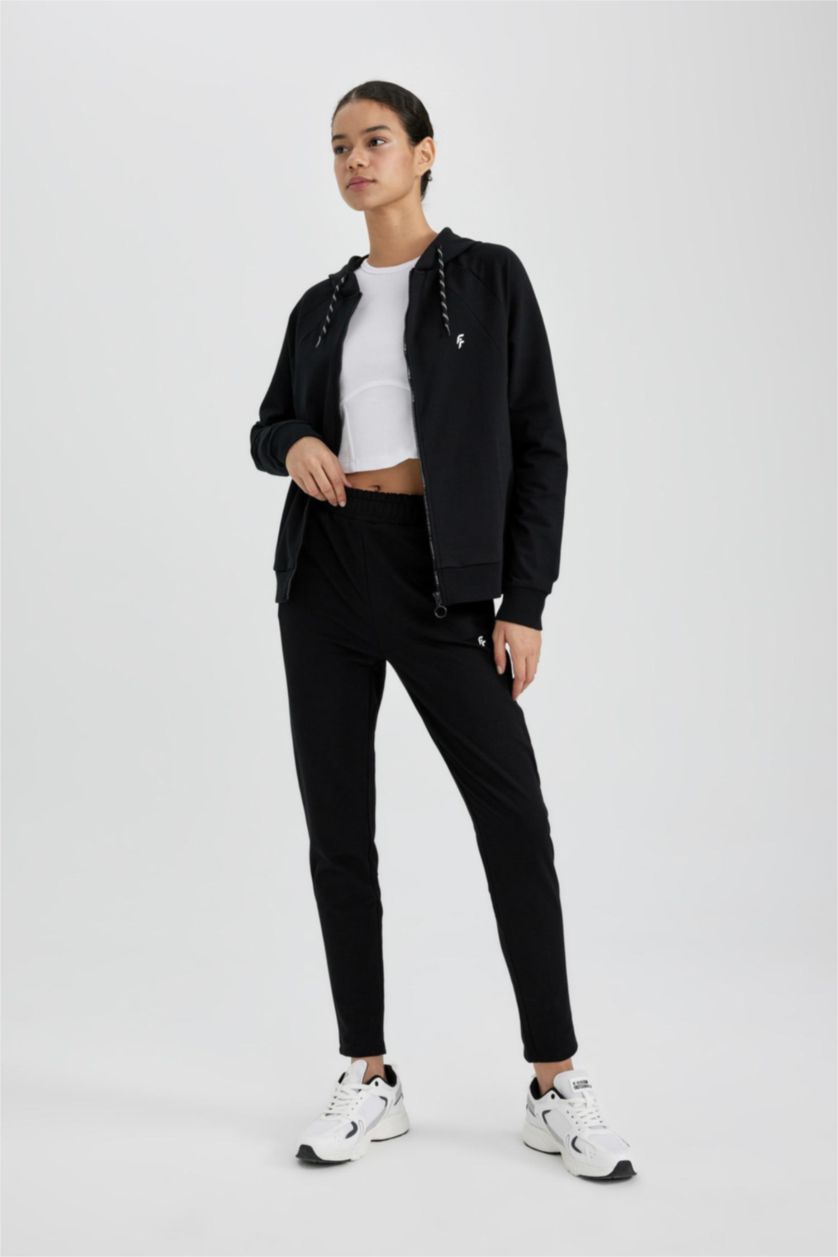 Woman Black Slim Fit Trousers