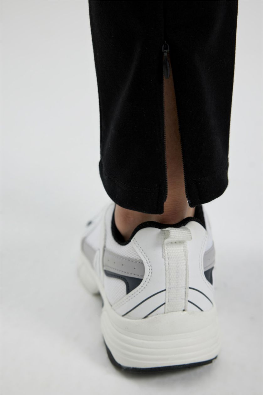 Woman Black Slim Fit Trousers