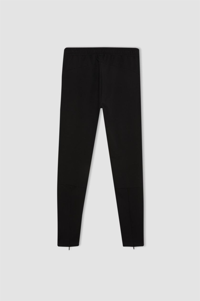 Woman Black Slim Fit Trousers