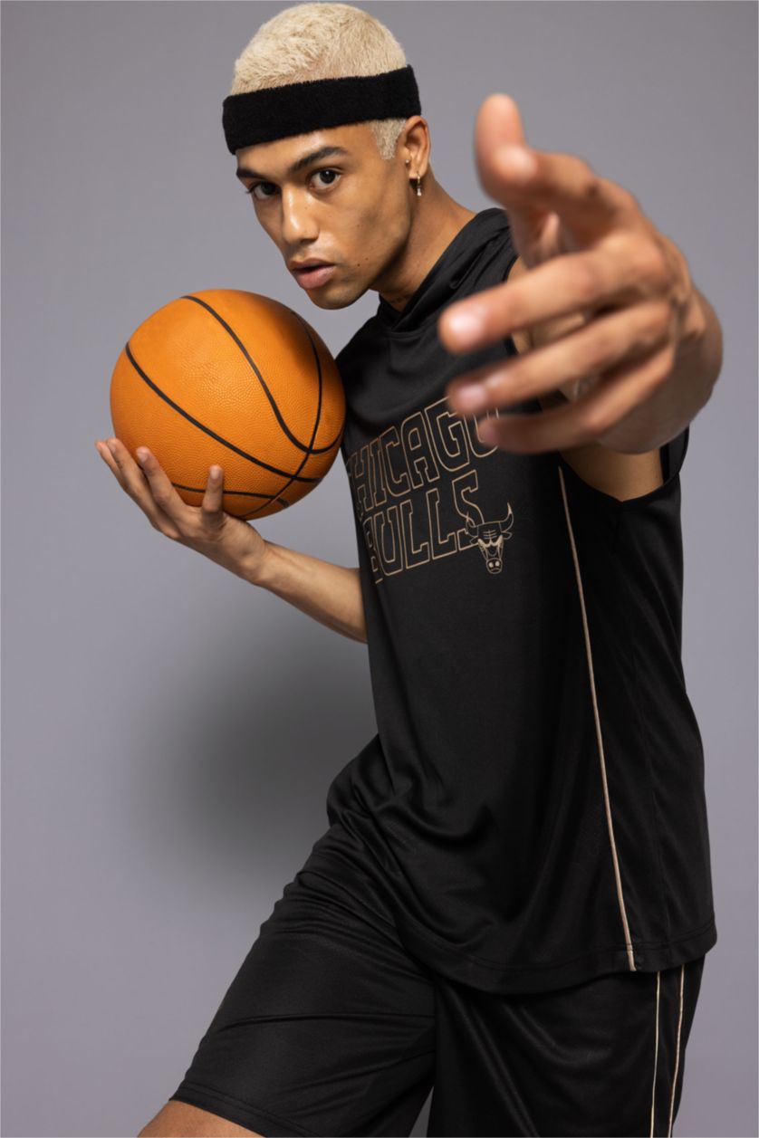 MAN Black Standard Fit Hooded Short Sleeve Chicago Bulls Licensed Tank Top