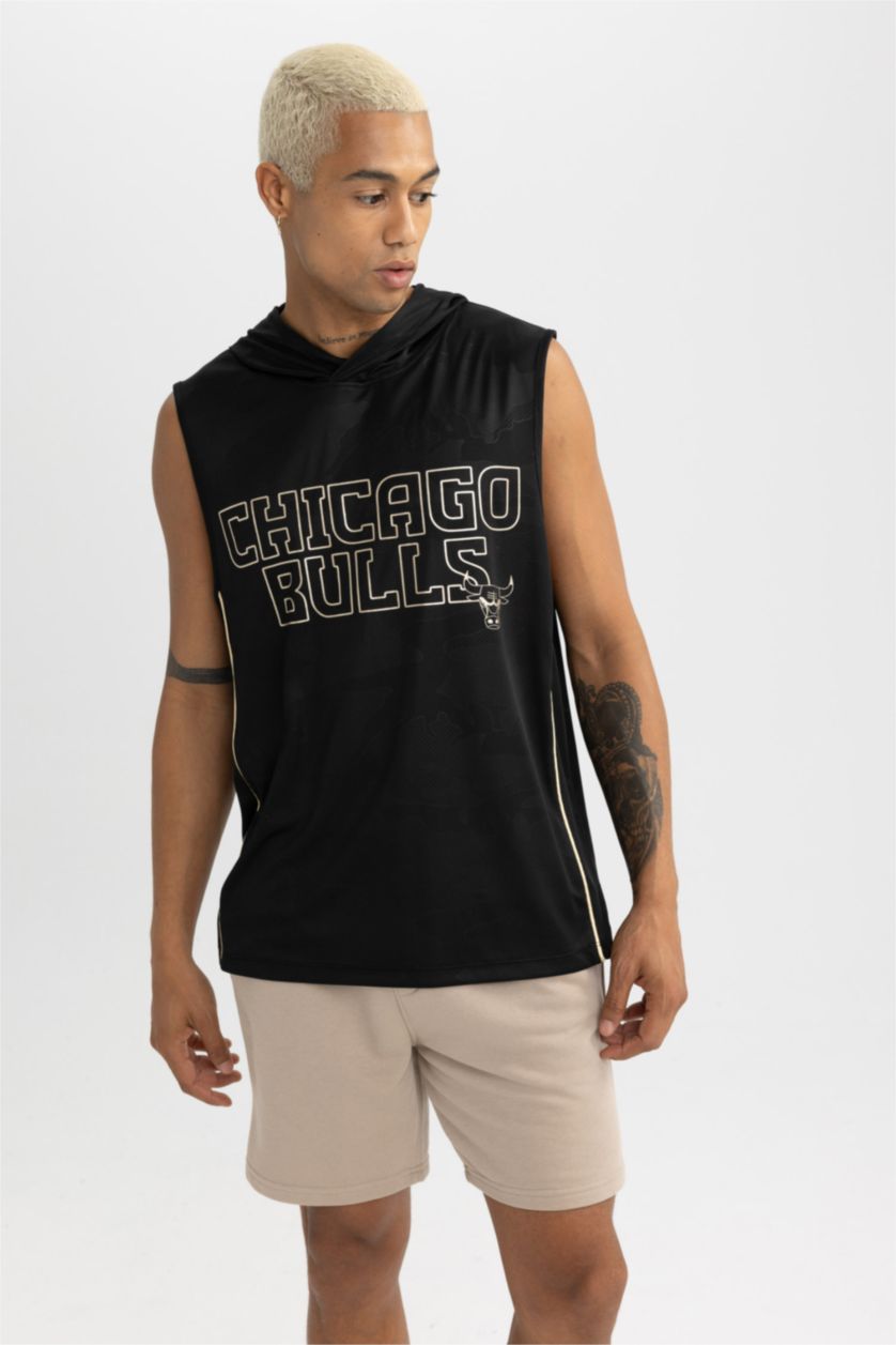 MAN Black Standard Fit Hooded Short Sleeve Chicago Bulls Licensed Tank Top
