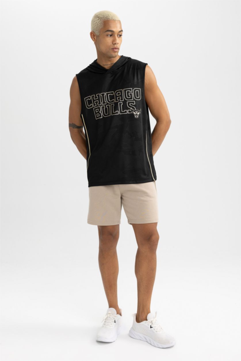 MAN Black Standard Fit Hooded Short Sleeve Chicago Bulls Licensed Tank Top