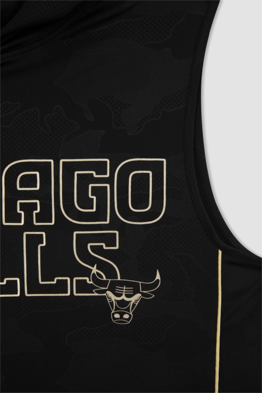 MAN Black Standard Fit Hooded Short Sleeve Chicago Bulls Licensed Tank Top