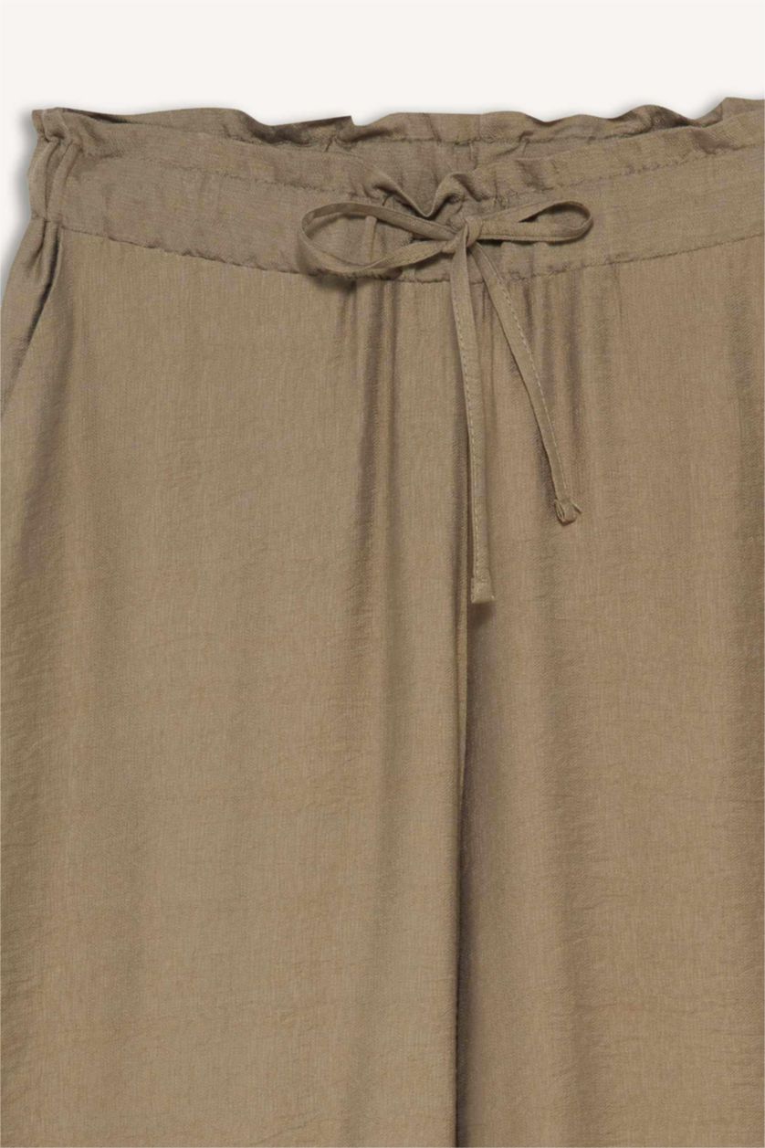 WOMAN Vison Straight Leg Capri Pants