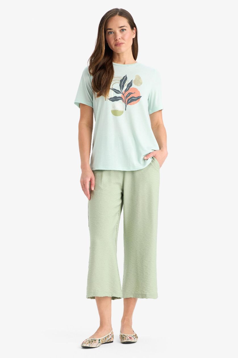 WOMAN Green Straight Leg Capri Pants