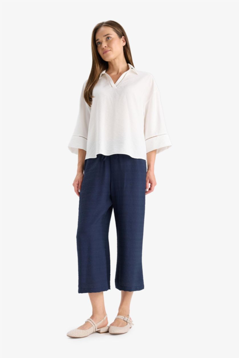 WOMAN NAVY Straight Leg Capri Pants