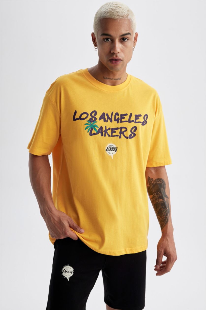 MAN Yellow NBA Los Angeles Lakers Licensed Crew Neck T-Shirt