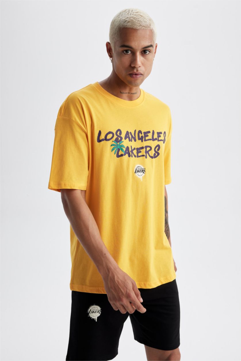 MAN Yellow NBA Los Angeles Lakers Licensed Crew Neck T-Shirt