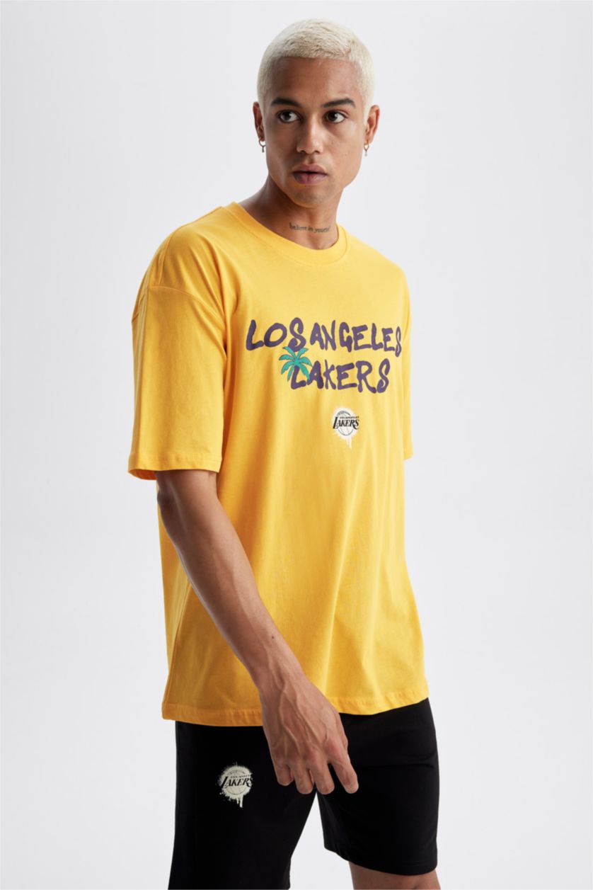 MAN Yellow NBA Los Angeles Lakers Licensed Crew Neck T-Shirt