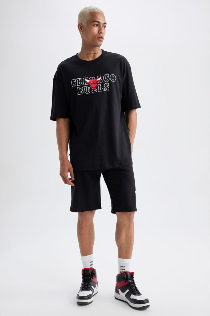 Man Black Standard Fit Short Leg Shorts