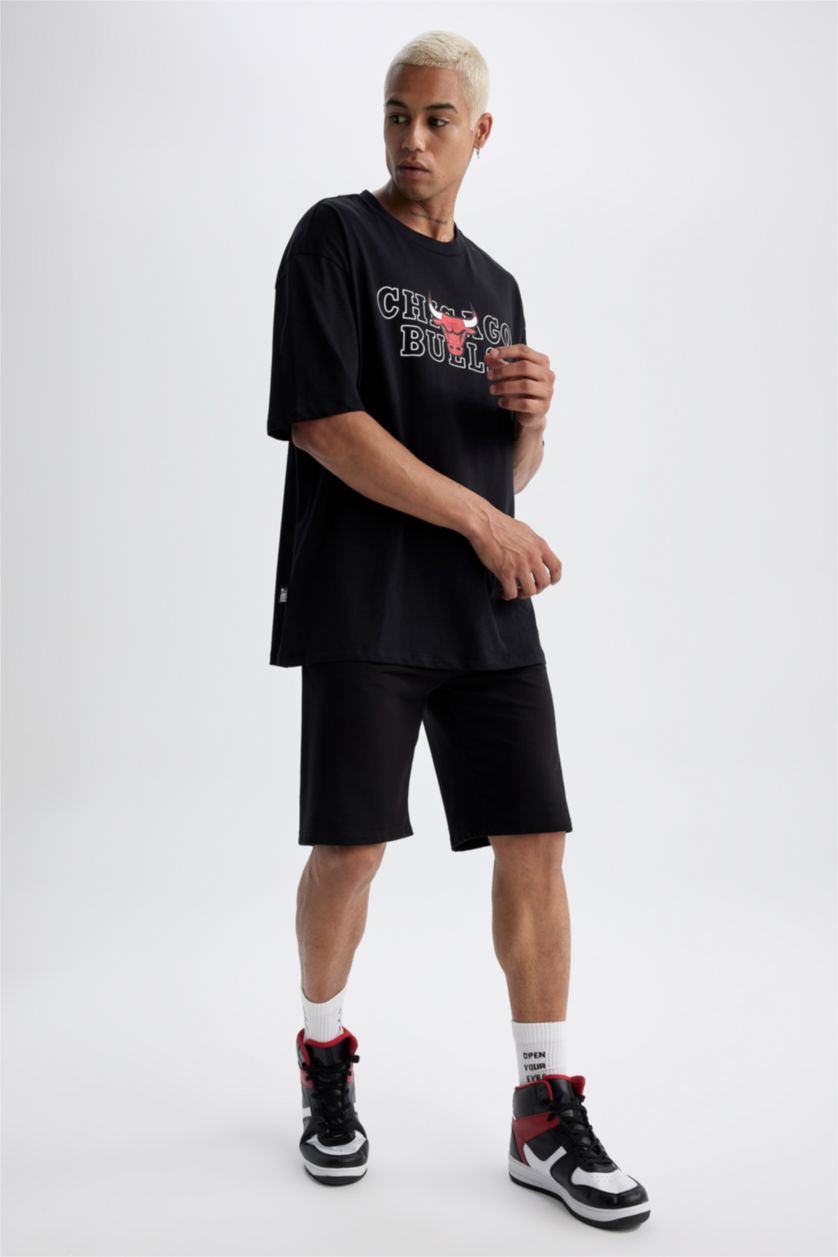 Man Black Standard Fit Short Leg Shorts