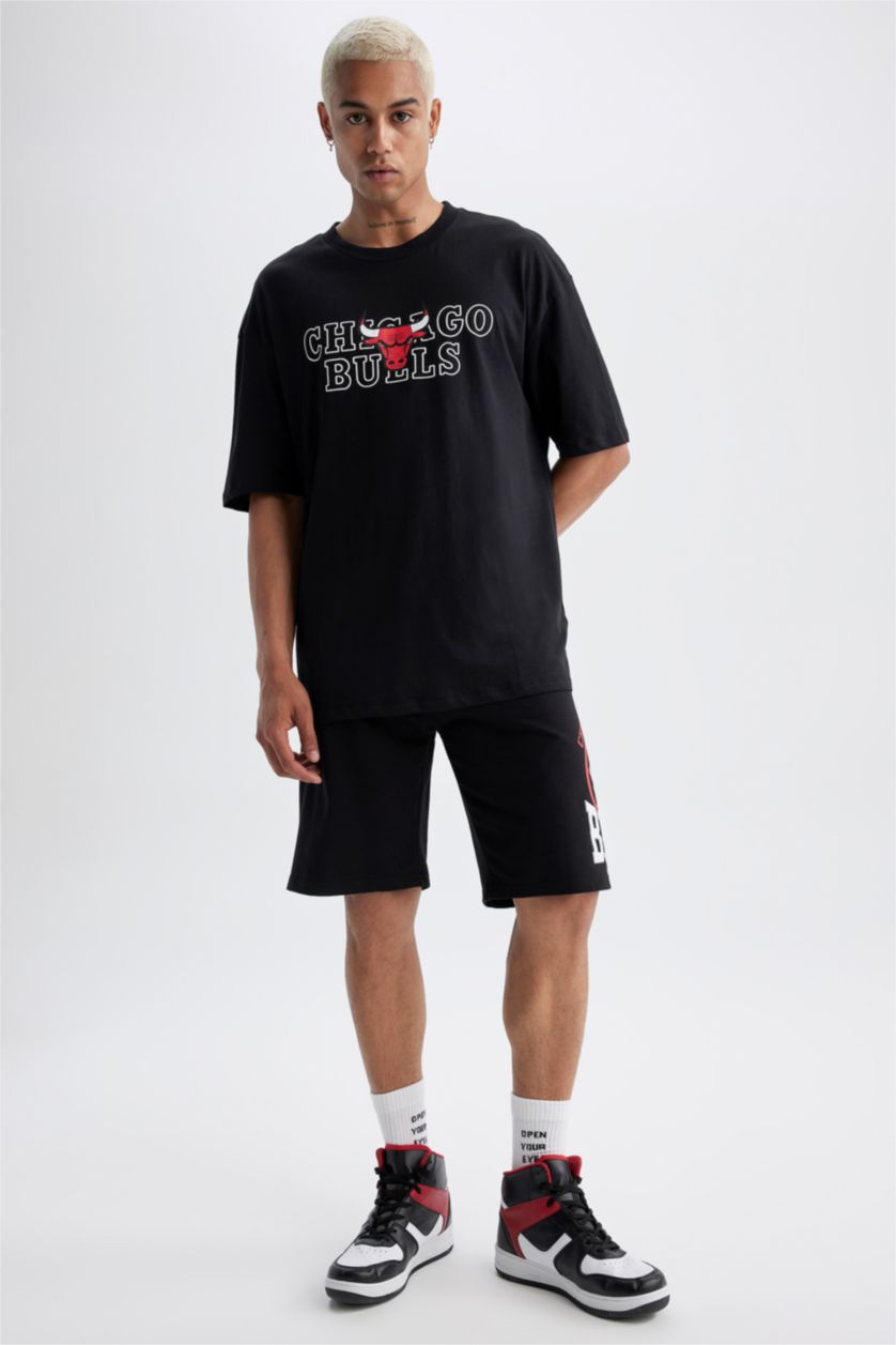 Man Black Standard Fit Short Leg Shorts