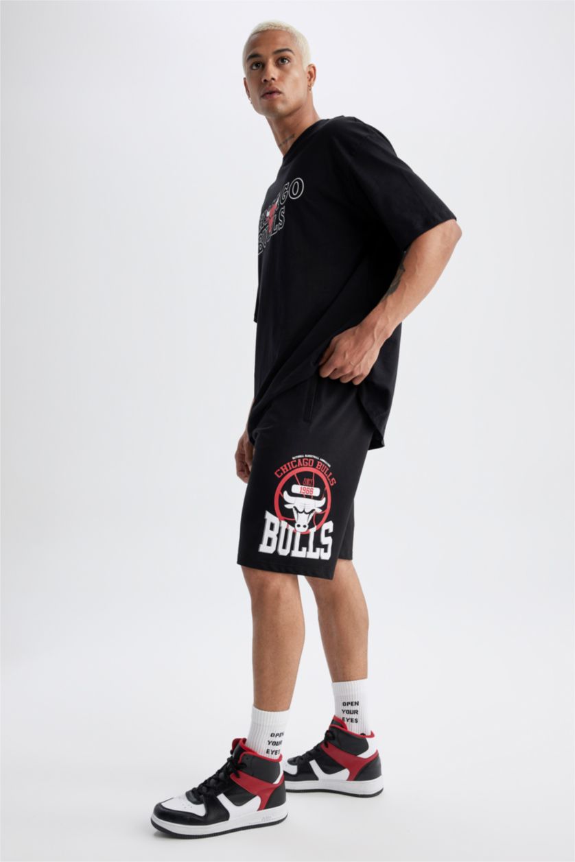 Man Black Standard Fit Short Leg Shorts