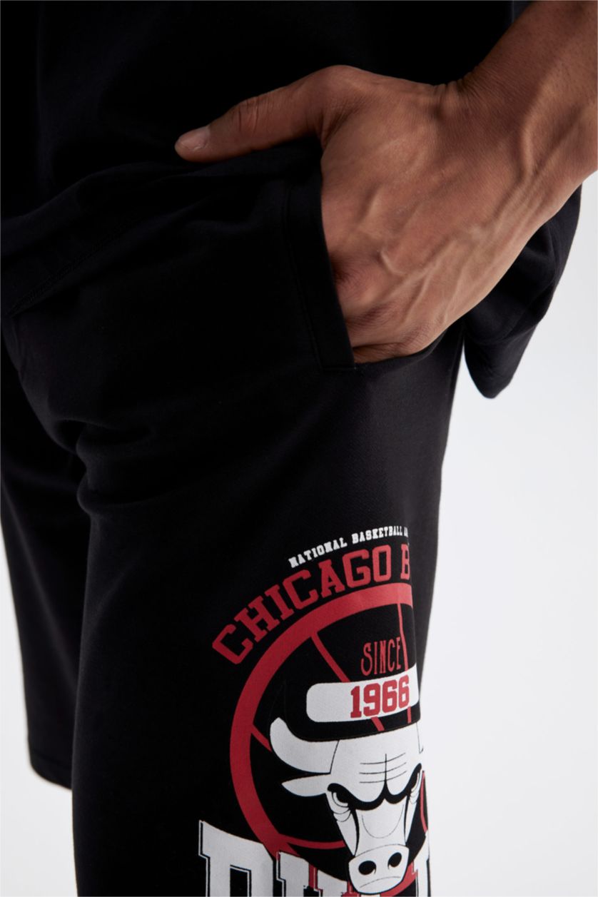 Man Black Standard Fit Short Leg Shorts