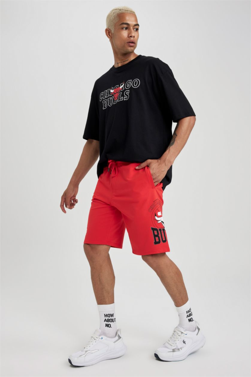 MAN Red DeFactoFit NBA Chicago Bulls Standard Fit Shorts