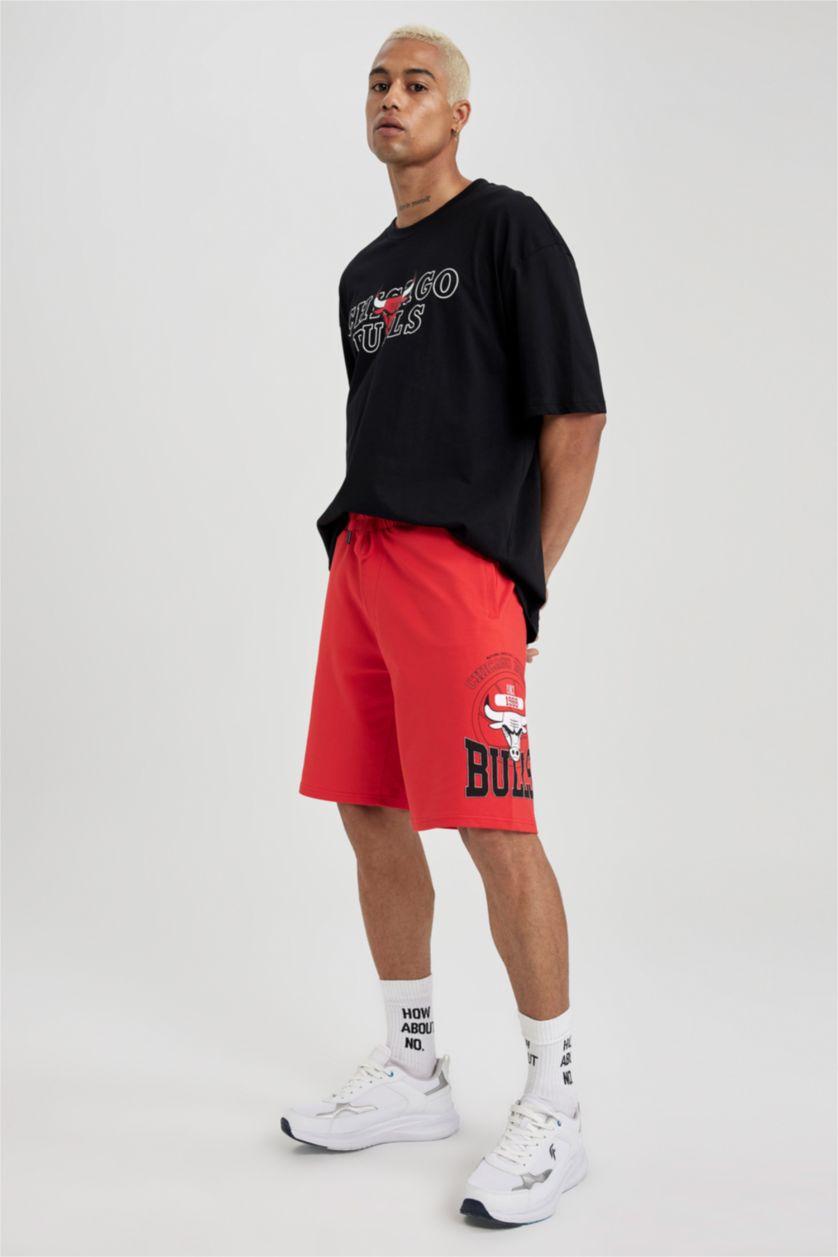 MAN Red DeFactoFit NBA Chicago Bulls Standard Fit Shorts