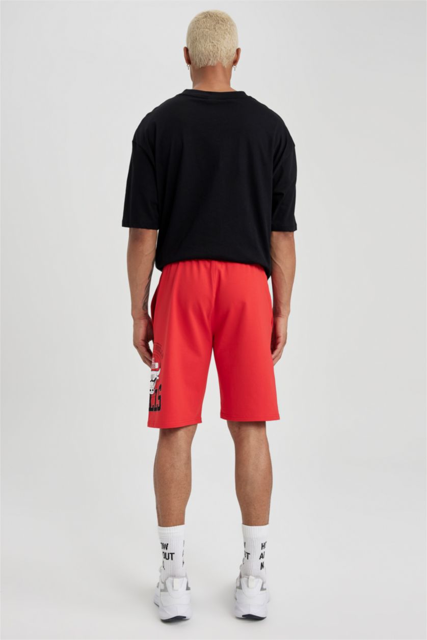 MAN Red DeFactoFit NBA Chicago Bulls Standard Fit Shorts