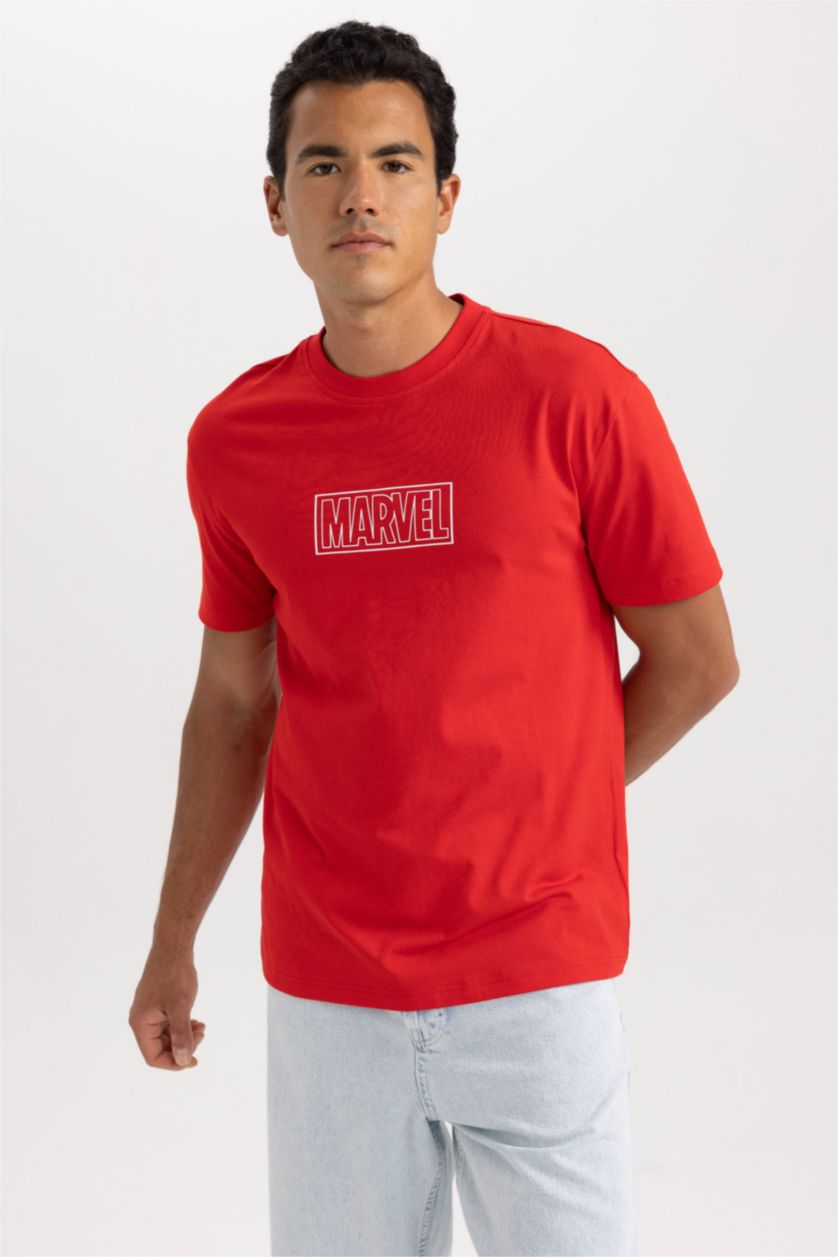 HOMME Rouge T-Shirt İmprimé À Col Rond Coupe Régulière Sous Licence Marvel