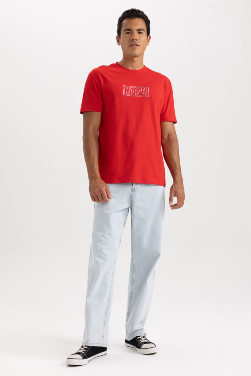 HOMME Rouge T-Shirt İmprimé À Col Rond Coupe Régulière Sous Licence Marvel