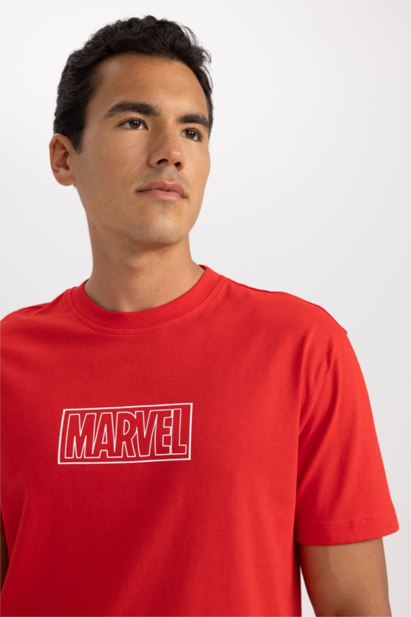 HOMME Rouge T-Shirt İmprimé À Col Rond Coupe Régulière Sous Licence Marvel