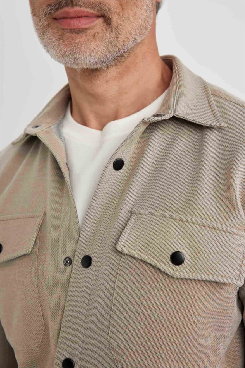 رجالي بيج قميص كم طويل قصة عادية بياقة بولو بجيبين