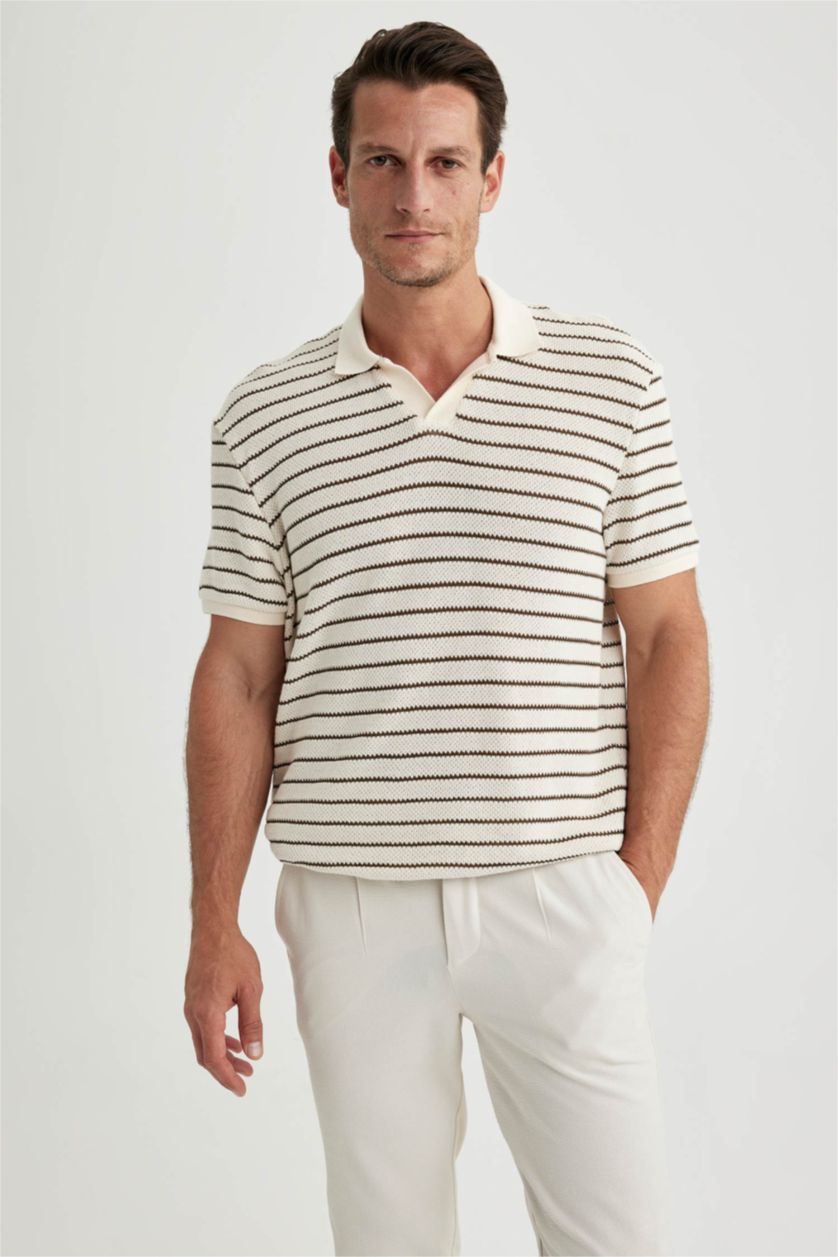 رجال اللون الرملي تيشيرت بولو مظهر محبوك مخطط قصة عادية بياقة بولو