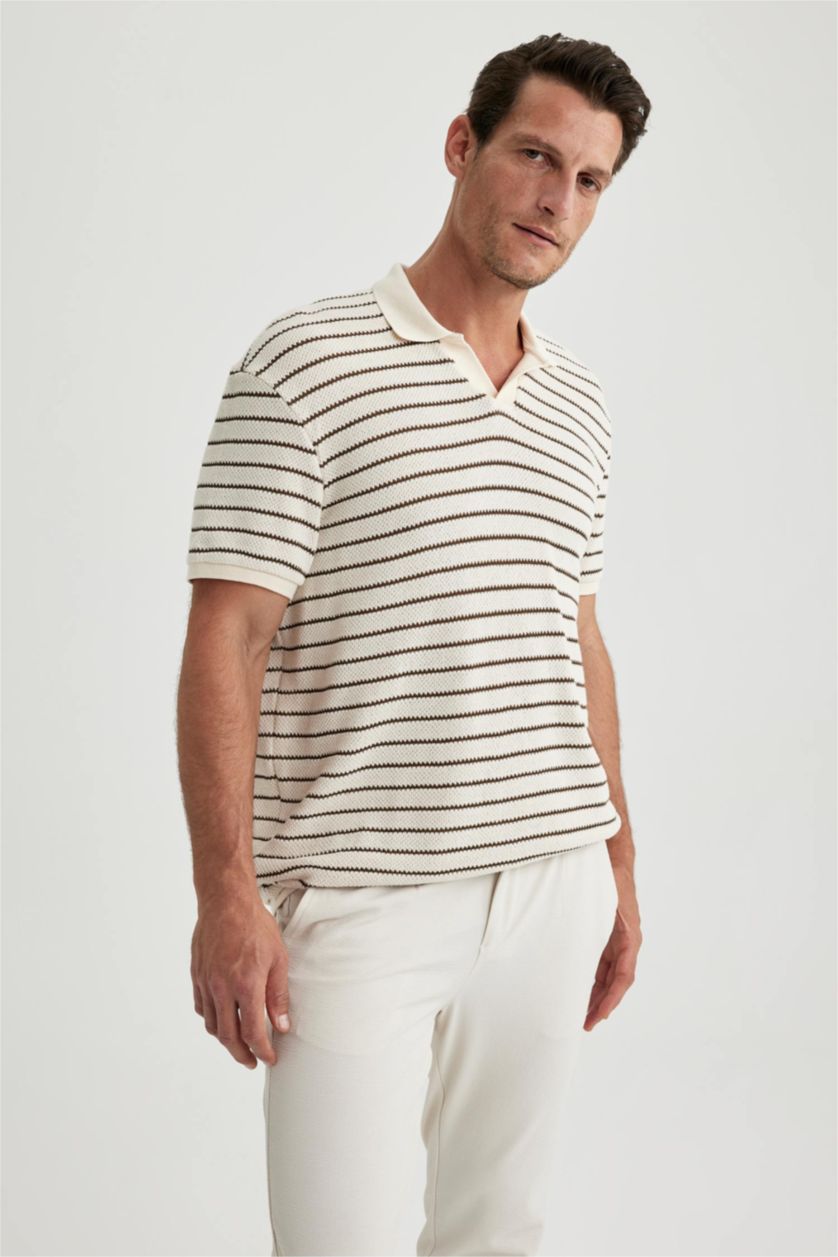 رجال اللون الرملي تيشيرت بولو مظهر محبوك مخطط قصة عادية بياقة بولو