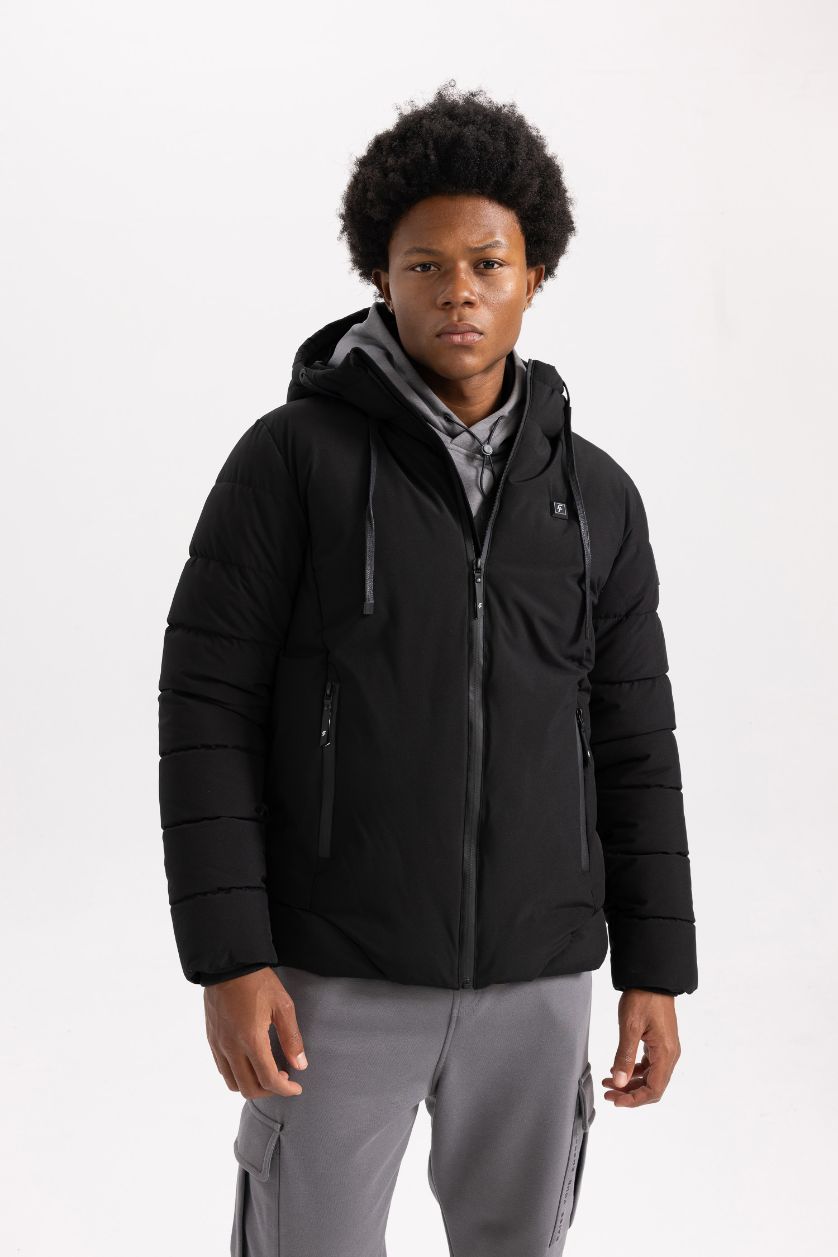 Erkek Siyah DeFactoFit Su İtici Slim Fit Kapüşonlu Isıtıcılı Mont