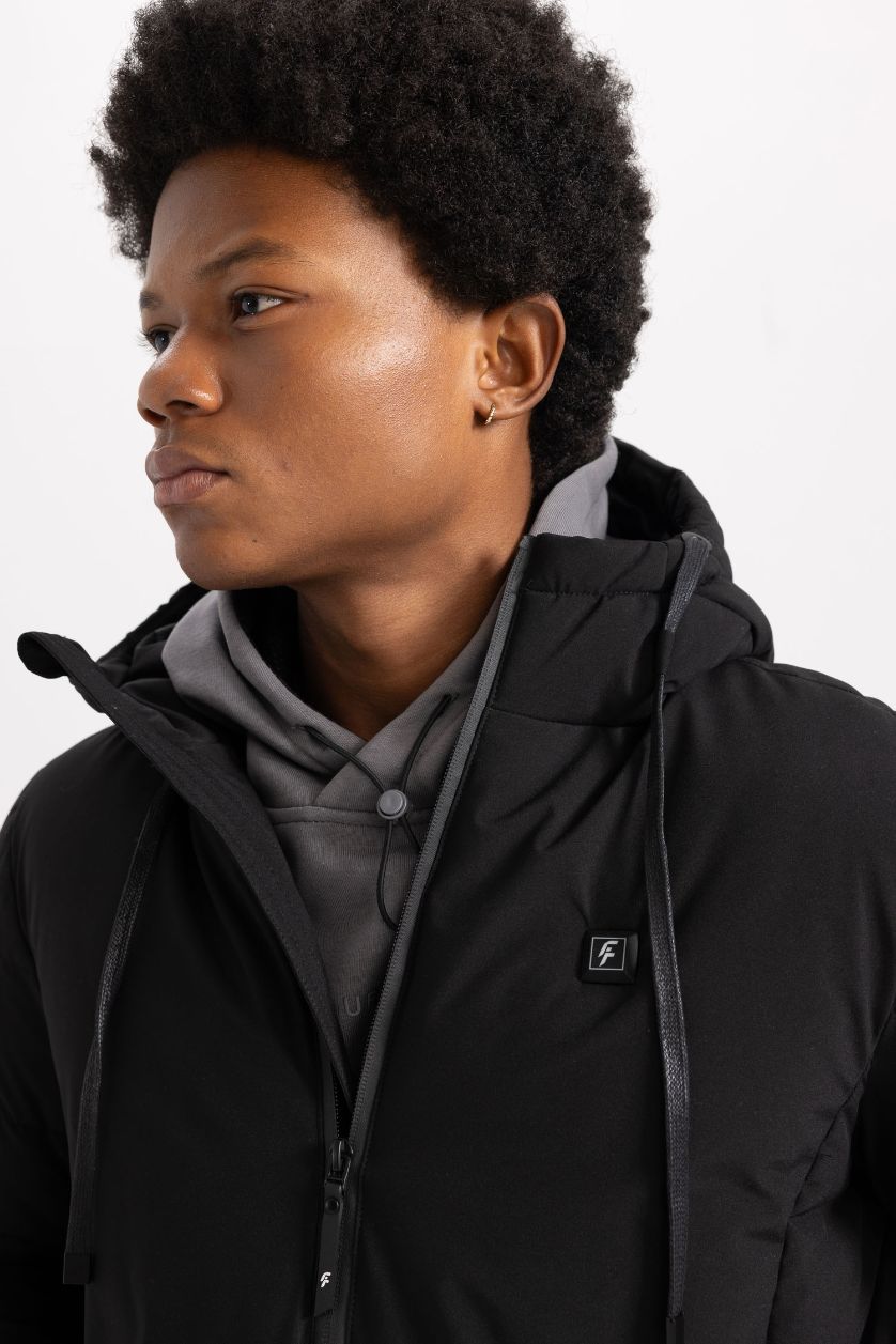 Erkek Siyah DeFactoFit Su İtici Slim Fit Kapüşonlu Isıtıcılı Mont