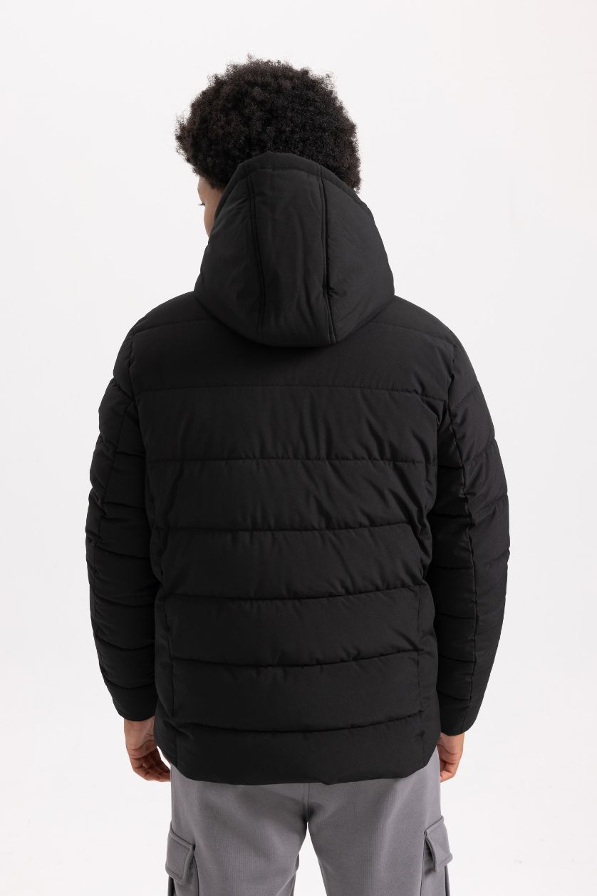 Erkek Siyah DeFactoFit Su İtici Slim Fit Kapüşonlu Isıtıcılı Mont