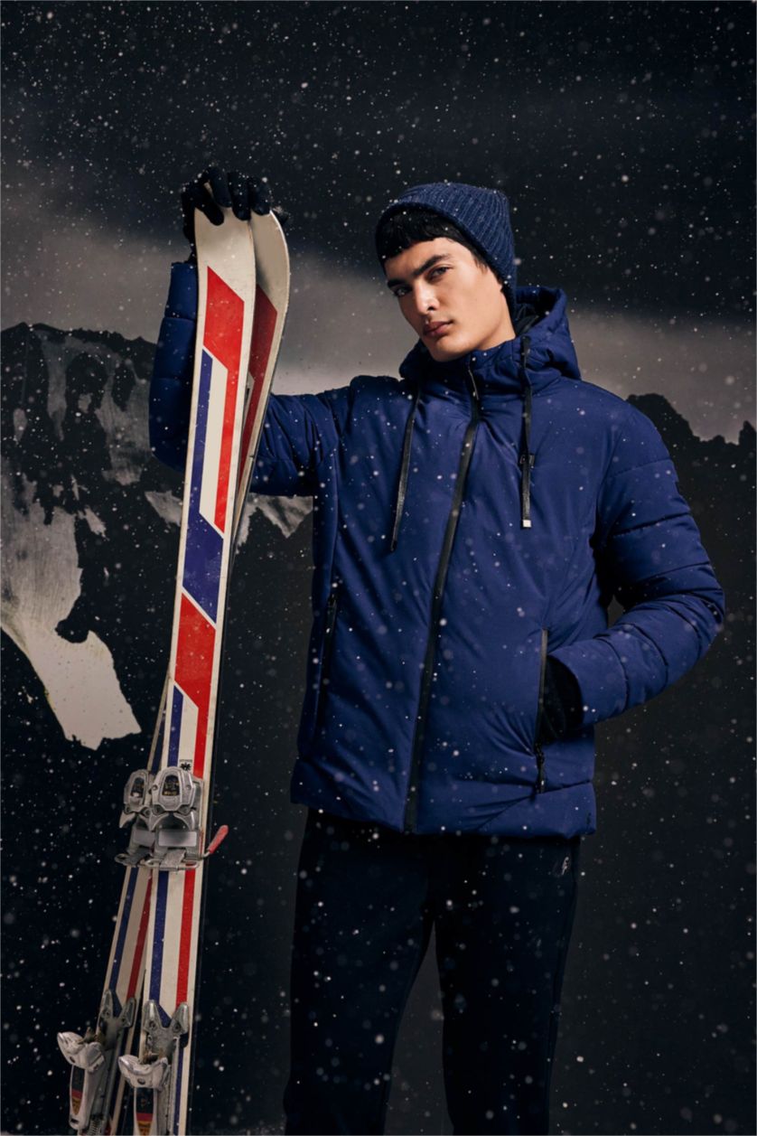 MAN Indigo DeFactoFit Water Repellent Slim Fit Hooded Heated Jacket