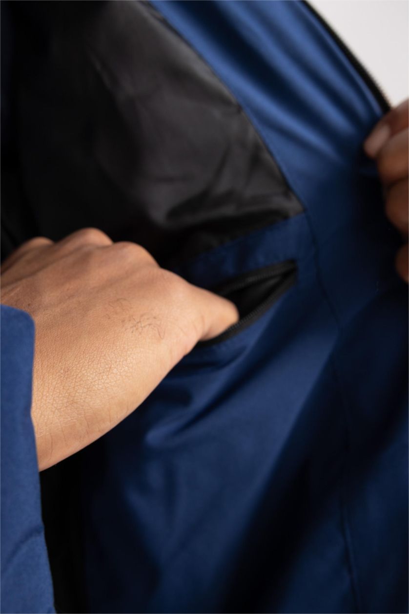 MAN Indigo DeFactoFit Water Repellent Slim Fit Hooded Heated Jacket