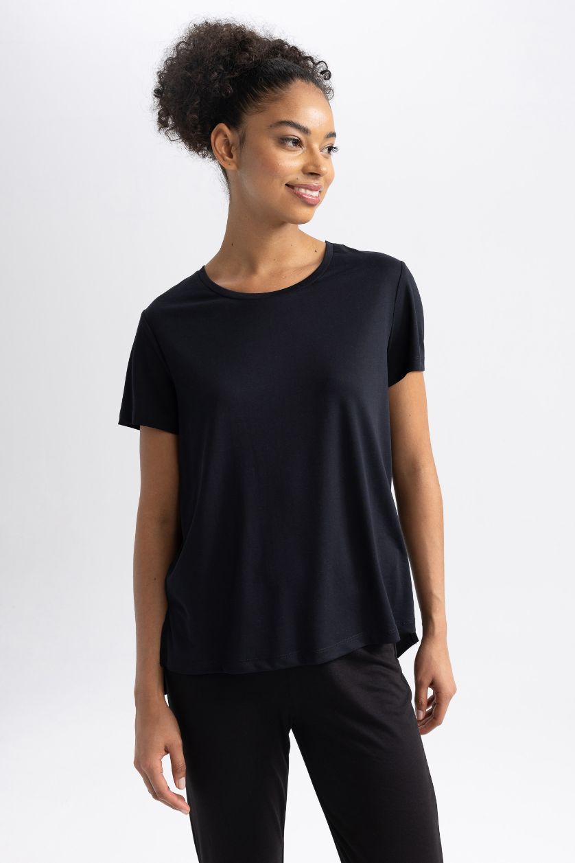 نساء أسود تيشيرت نص كم نسيج مشروط قصة عادية برقبة مستديرة