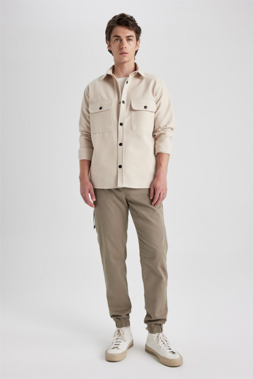 رجال اللون الرملي قميص تريكو كم طويل قصة مريحة