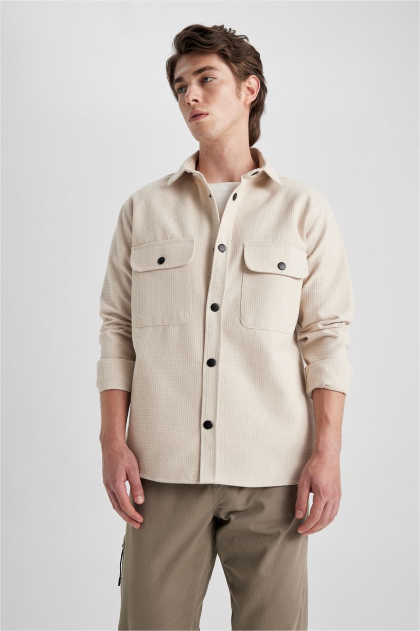 رجال اللون الرملي قميص تريكو كم طويل قصة مريحة