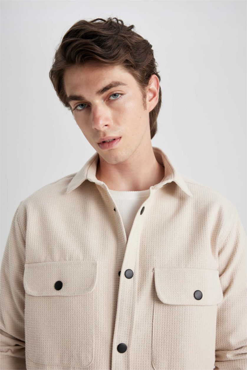 رجال اللون الرملي قميص تريكو كم طويل قصة مريحة