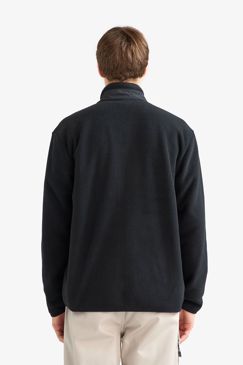 Erkek Siyah Dik Yaka Fermuarlı Polar Hırka