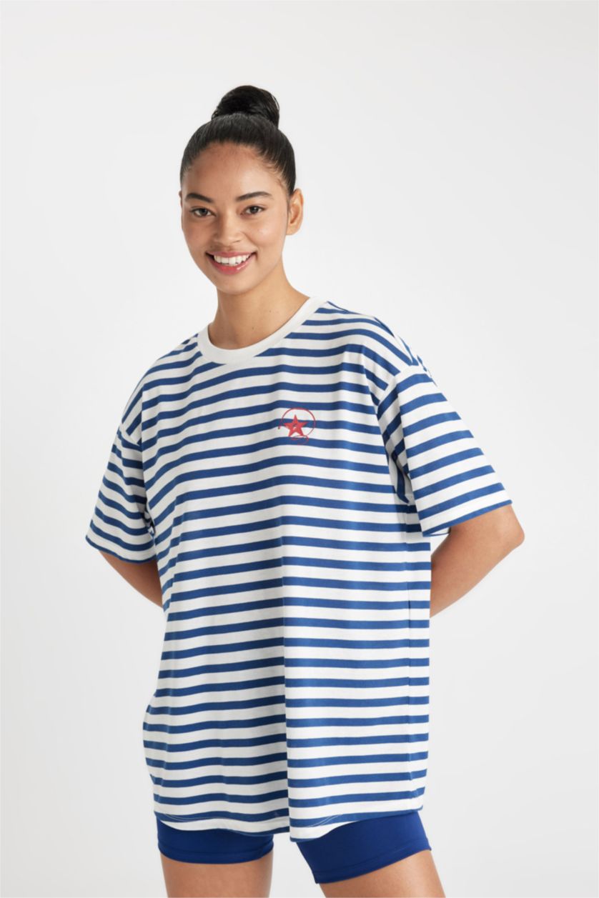 Woman NAVY DeFactoFit Oversize Fit Crew Neck Printed T-Shirt