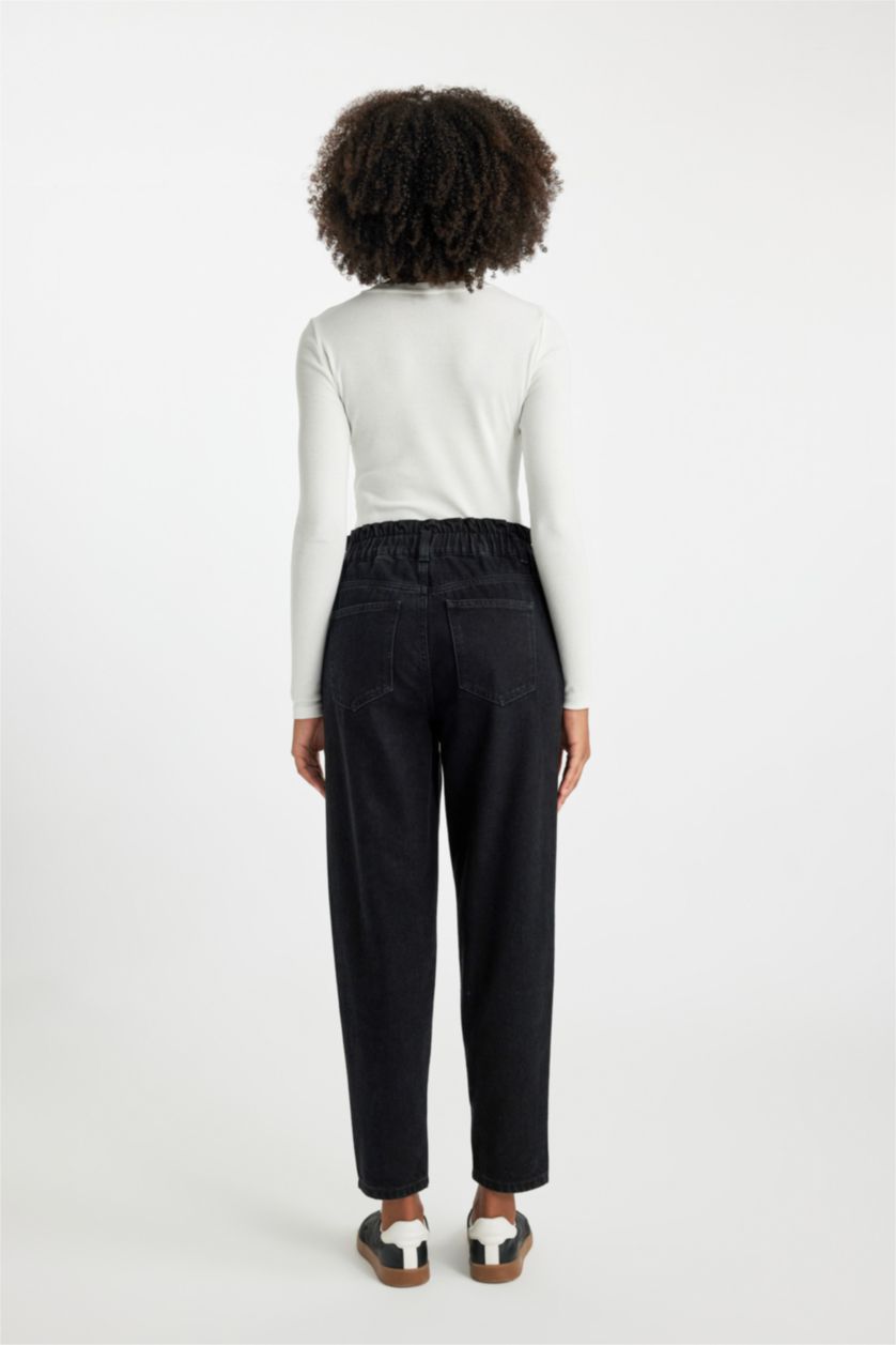 حريمي أسود بنطلون جينز بيبرباج بمطاط وخصر عالي