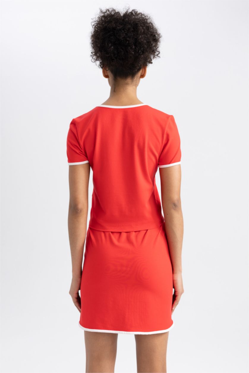 Kadın Kırmızı Cropped Fıt Bisiklet Yaka Sporcu Kısa Kollu Tişört