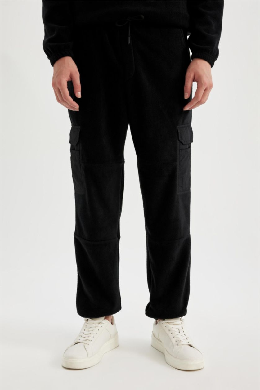 Erkek Siyah Regular Fit Polar Eşofman Altı Beli Paçası Lastikli Kargo Cepli 