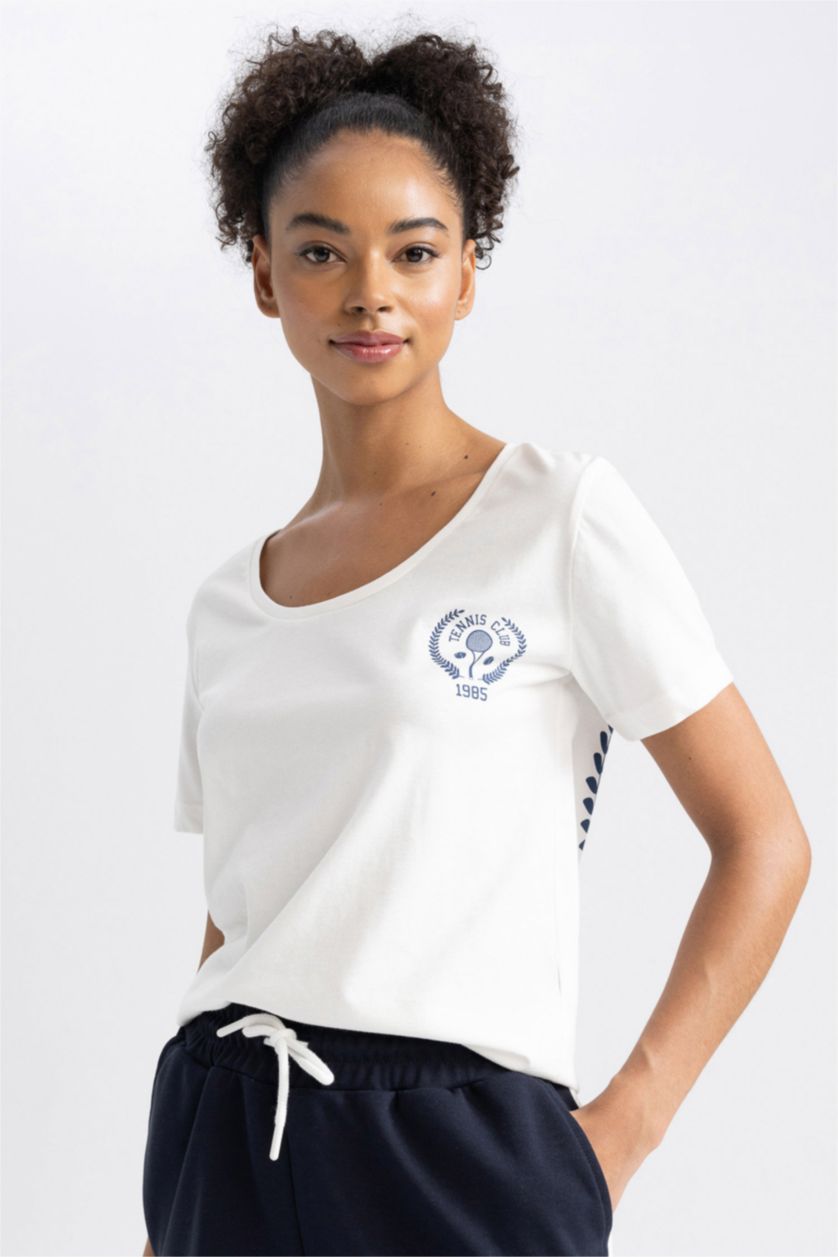 FEMME Écru T-Shirt de Sport Oversize à Col Montant et Manches Courtes de DeFactofit